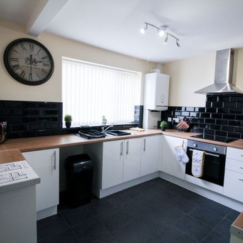 Room to rent in Green Lane, Parkgate S62