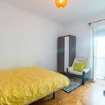 Rent a room of 75 m² in lisbon