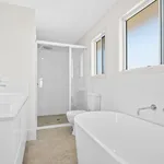 Rent 3 bedroom apartment in Lake Illawarra