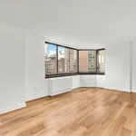 Rent 1 bedroom apartment of 65 m² in New York