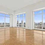 Rent 3 bedroom apartment of 251 m² in New York