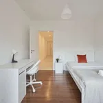 Rent a room in lisbon