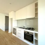 Rent 3 bedroom apartment in altona