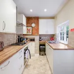 Rent 3 bedroom flat in South East England