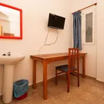 Rent a room of 250 m² in Granada