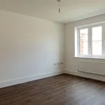 Rent 4 bedroom flat in South East England