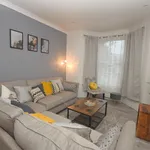 Rent 6 bedroom flat of 92 m² in London