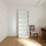 Rent a room of 120 m² in madrid