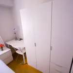 Rent 4 bedroom apartment in Valencia