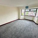 Rent 3 bedroom flat in Wakefield