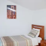 Rent a room of 85 m² in lisbon