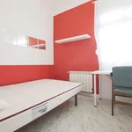 Rent a room of 120 m² in madrid