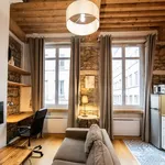 Appartement de 310 m² avec 1 chambre(s) en location à Lyon