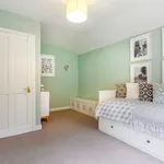 Rent 4 bedroom house in Scotland