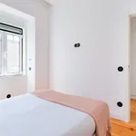 Rent 2 bedroom apartment of 70 m² in Lisbon