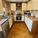 Rent 3 bedroom flat in East Midlands