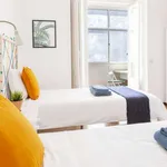 Rent a room of 100 m² in lisbon