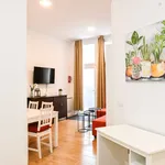 Rent 5 bedroom apartment of 80 m² in Madrid