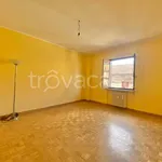 Affitto 2 camera appartamento di 65 m² in Voghera