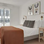  appartement avec 4 chambre(s) en location à Paris