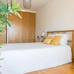 Rent 1 bedroom apartment of 60 m² in Porto