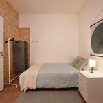 Rent 8 bedroom apartment in Porto