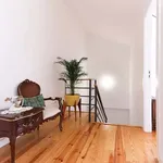 Rent 4 bedroom apartment of 115 m² in Lisboa