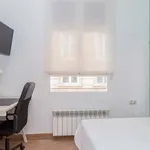 Rent a room of 95 m² in Zaragoza