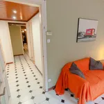 Rent 5 bedroom apartment in Barcelona