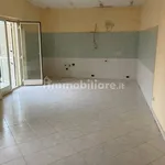 Affitto 4 camera appartamento di 160 m² in Reggio Calabria