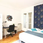 Rent a room in paris