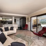 Rent 3 bedroom apartment of 160 m² in Estepona