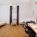 Pronajměte si 3 ložnic/e byt o rozloze 25 m² v Prague