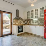 Rent 3 bedroom house of 180 m² in Dugopolje