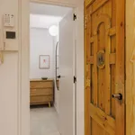 Rent 5 bedroom apartment of 65 m² in Barcelona