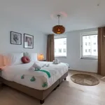 Huur 3 slaapkamer appartement van 1141 m² in Brussels