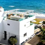 Rent 6 bedroom house of 890 m² in Marbella