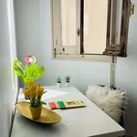 Rent a room of 200 m² in Madrid