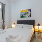 Rent 1 bedroom apartment of 592 m² in Málaga