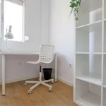 Rent a room of 100 m² in valencia