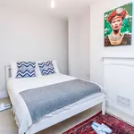 Rent 3 bedroom apartment in Cambridge