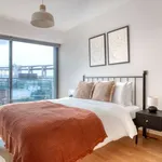 Rent 2 bedroom apartment of 107 m² in lisbon