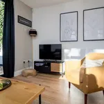 Rent 2 bedroom flat of 797 m² in London