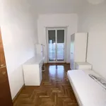 Rent 5 bedroom apartment of 153 m² in Rome