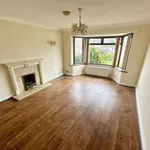 Rent 3 bedroom flat in Wakefield