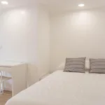 Rent 14 bedroom apartment in Porto