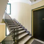 Rent a room of 220 m² in madrid