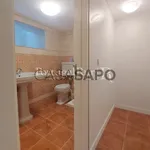 Rent 4 bedroom house of 216 m² in Porto