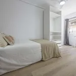 Rent a room of 110 m² in valencia