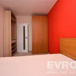 Pronajměte si 3 ložnic/e byt o rozloze 66 m² v Capital City of Prague